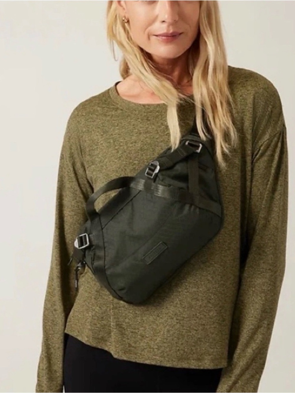 NWT- Athleta ‘Excursion’ Convertible Chest / Waist Bag- Large Version